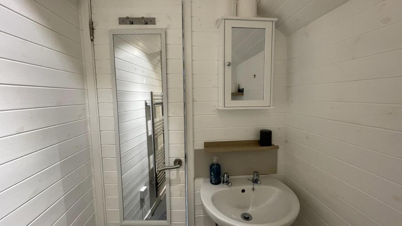 Apartamento Hideaway Pod Near Loch Ness For A Tranquil Retreat Lewiston Exterior foto